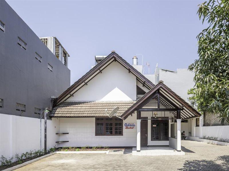 Super Oyo 1568 Stasiun Ka Cirebon Guest House Εξωτερικό φωτογραφία