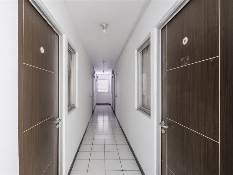 Super Oyo 1568 Stasiun Ka Cirebon Guest House Εξωτερικό φωτογραφία