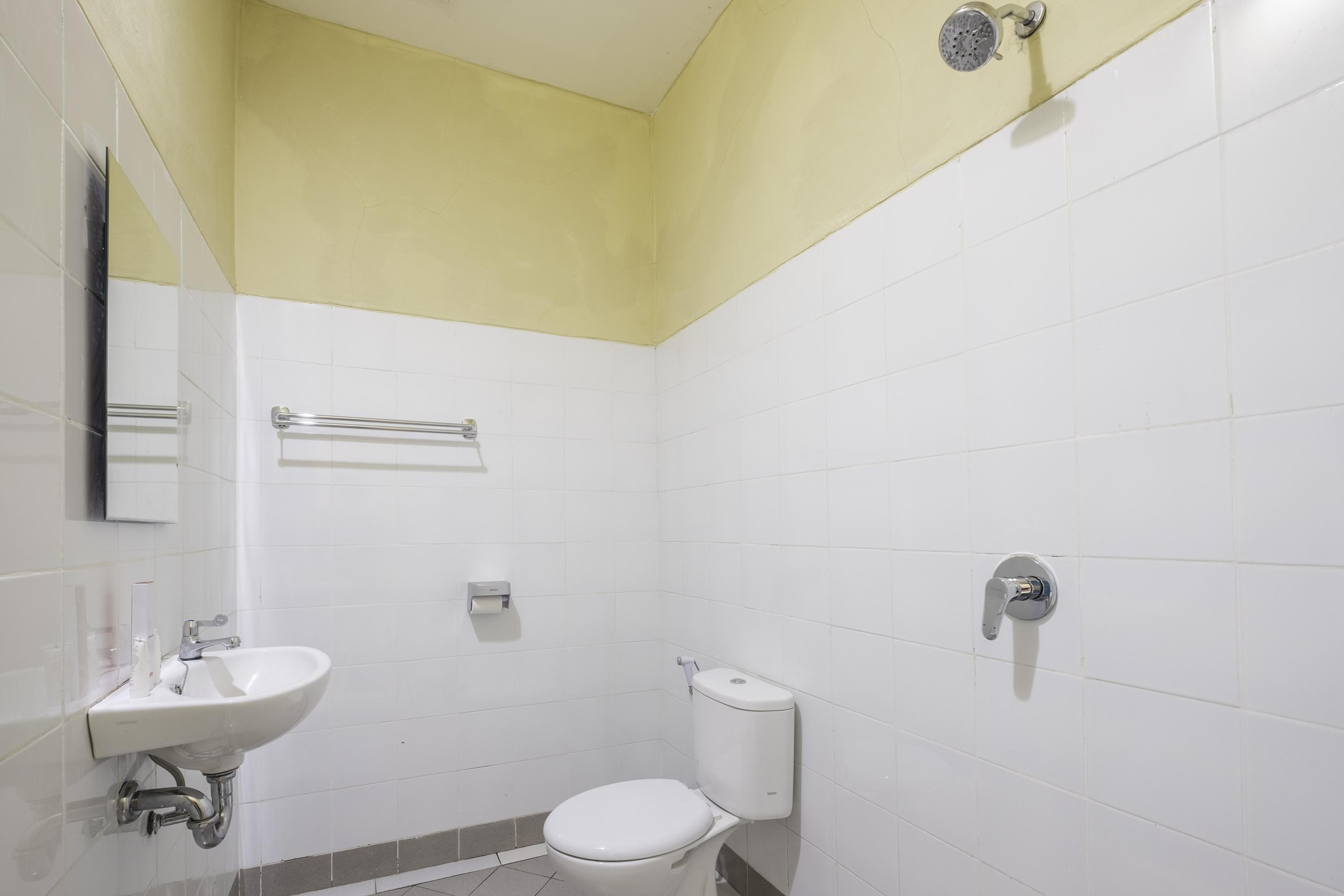 Super Oyo 1568 Stasiun Ka Cirebon Guest House Εξωτερικό φωτογραφία
