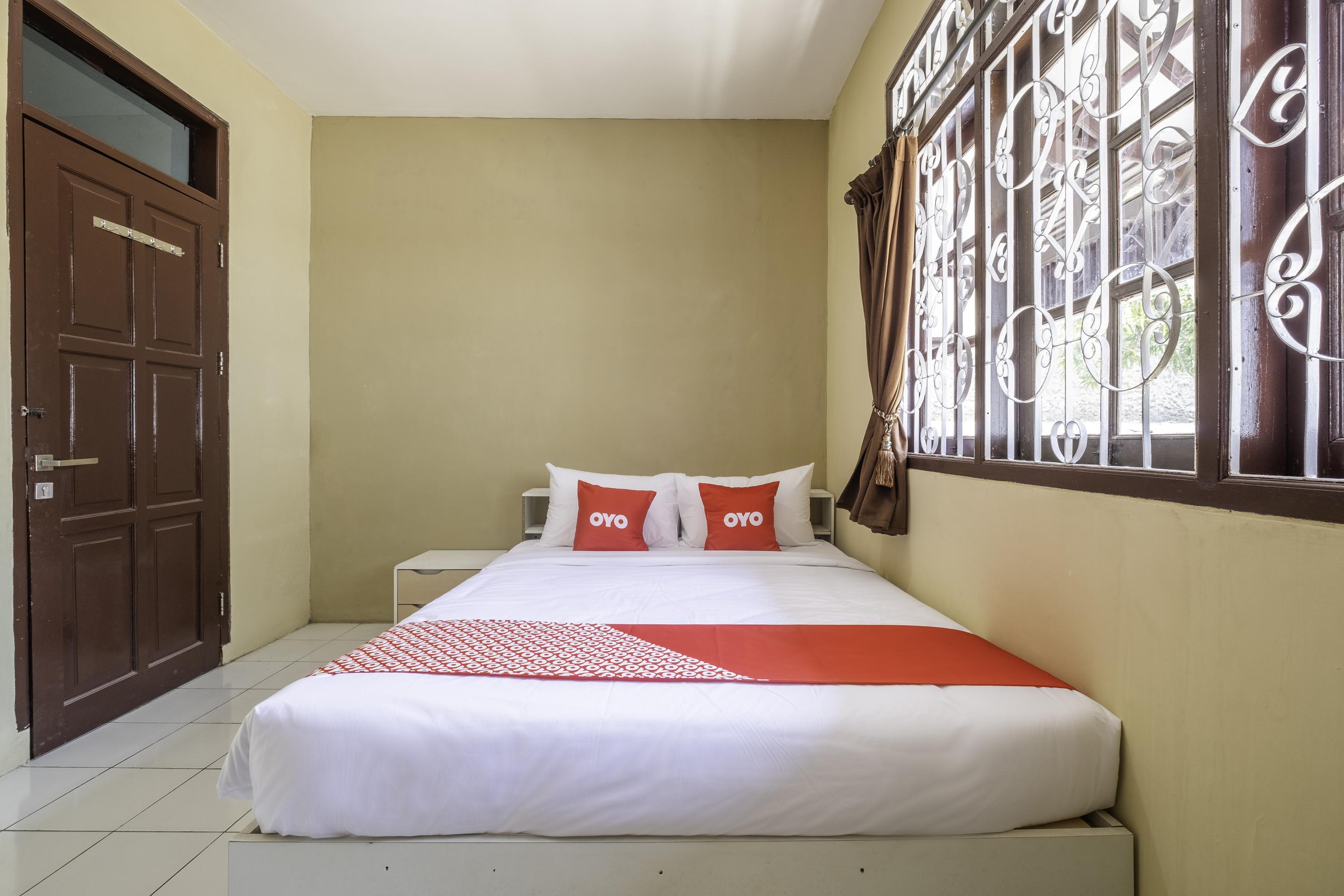 Super Oyo 1568 Stasiun Ka Cirebon Guest House Εξωτερικό φωτογραφία