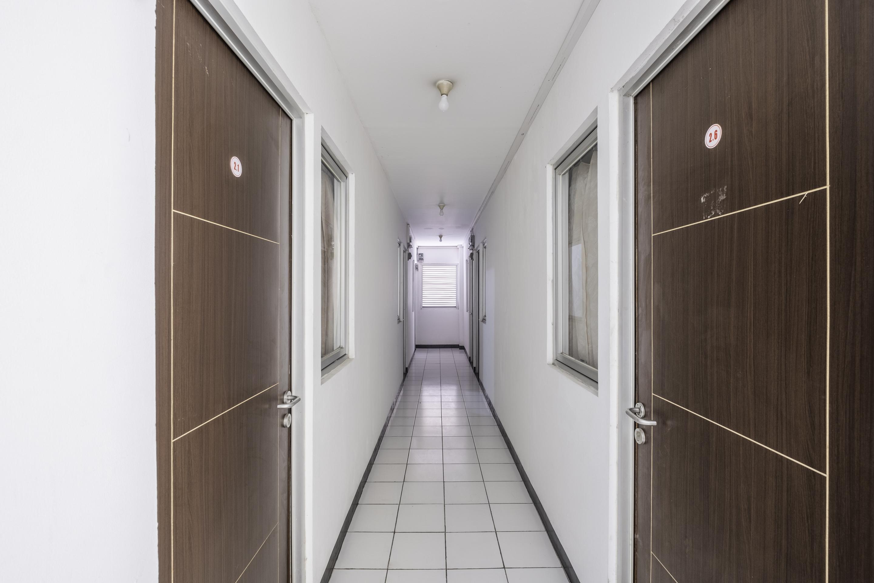 Super Oyo 1568 Stasiun Ka Cirebon Guest House Εξωτερικό φωτογραφία
