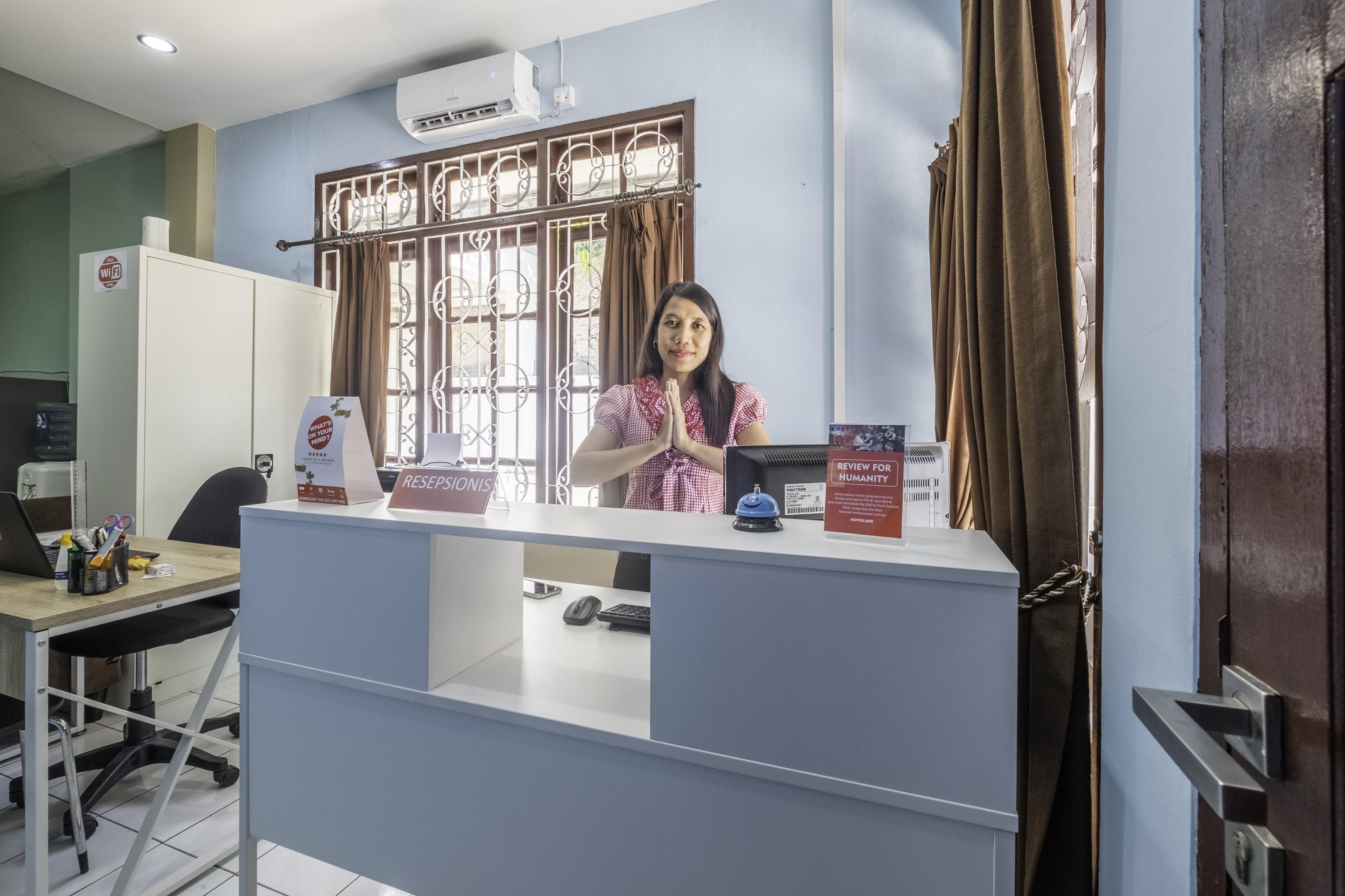 Super Oyo 1568 Stasiun Ka Cirebon Guest House Εξωτερικό φωτογραφία