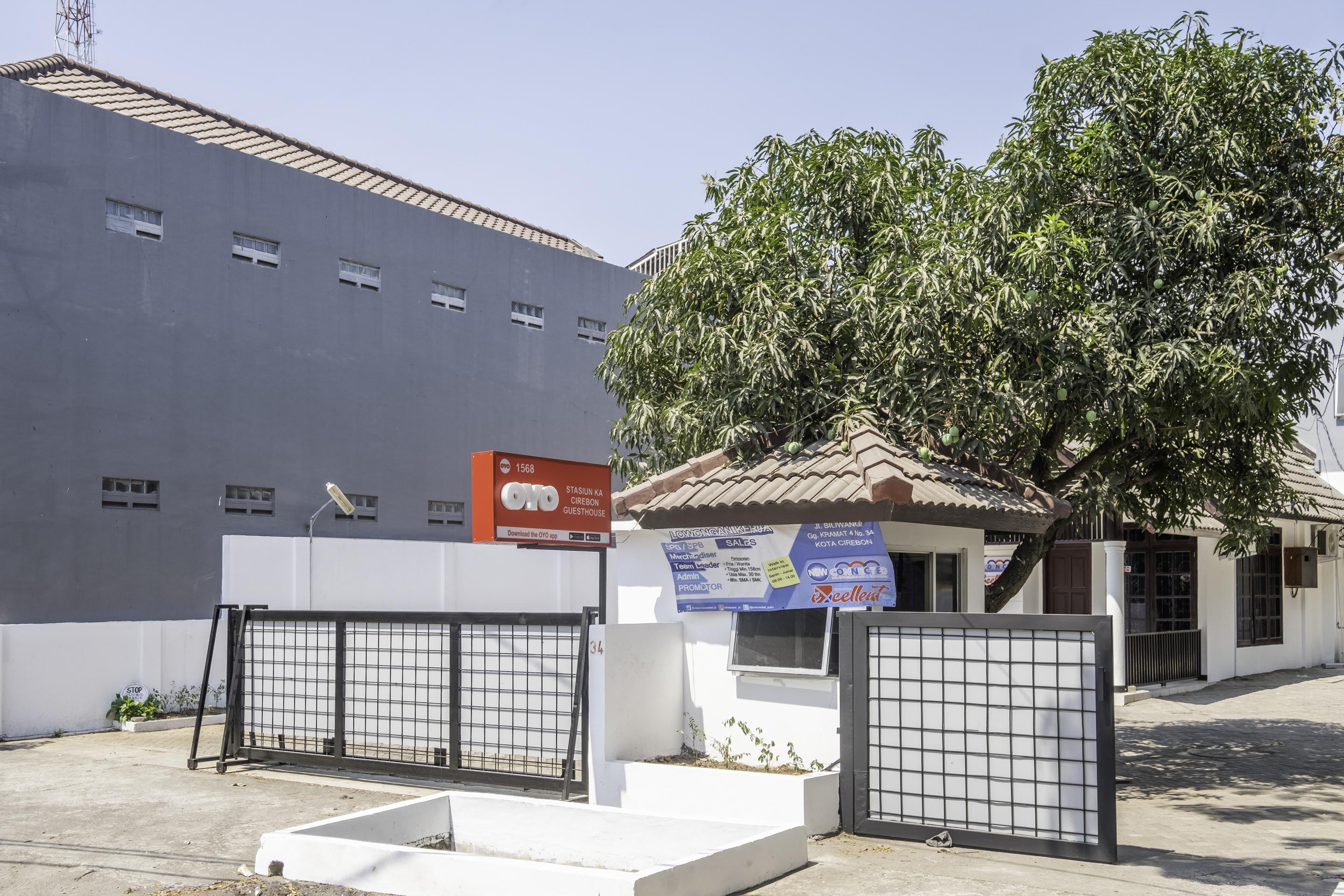 Super Oyo 1568 Stasiun Ka Cirebon Guest House Εξωτερικό φωτογραφία