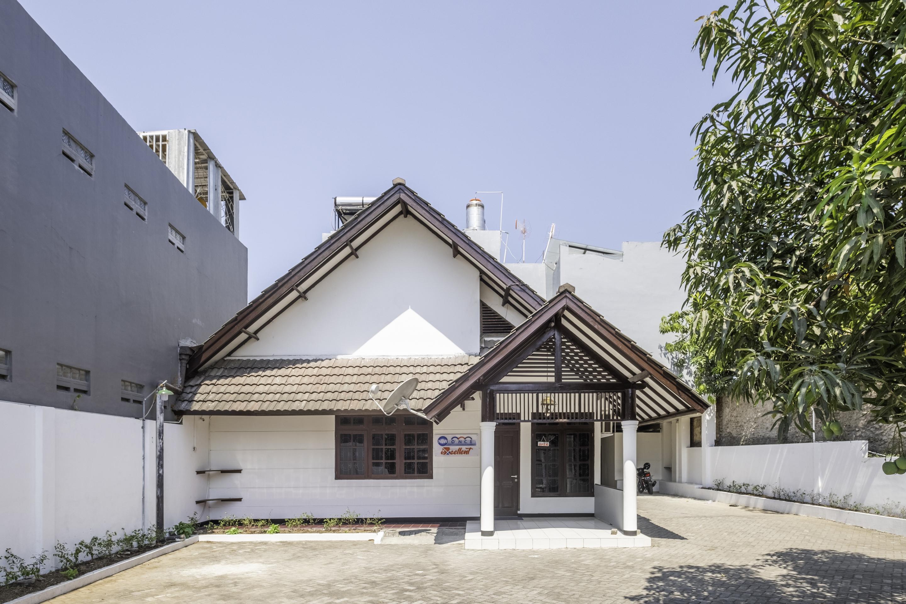 Super Oyo 1568 Stasiun Ka Cirebon Guest House Εξωτερικό φωτογραφία